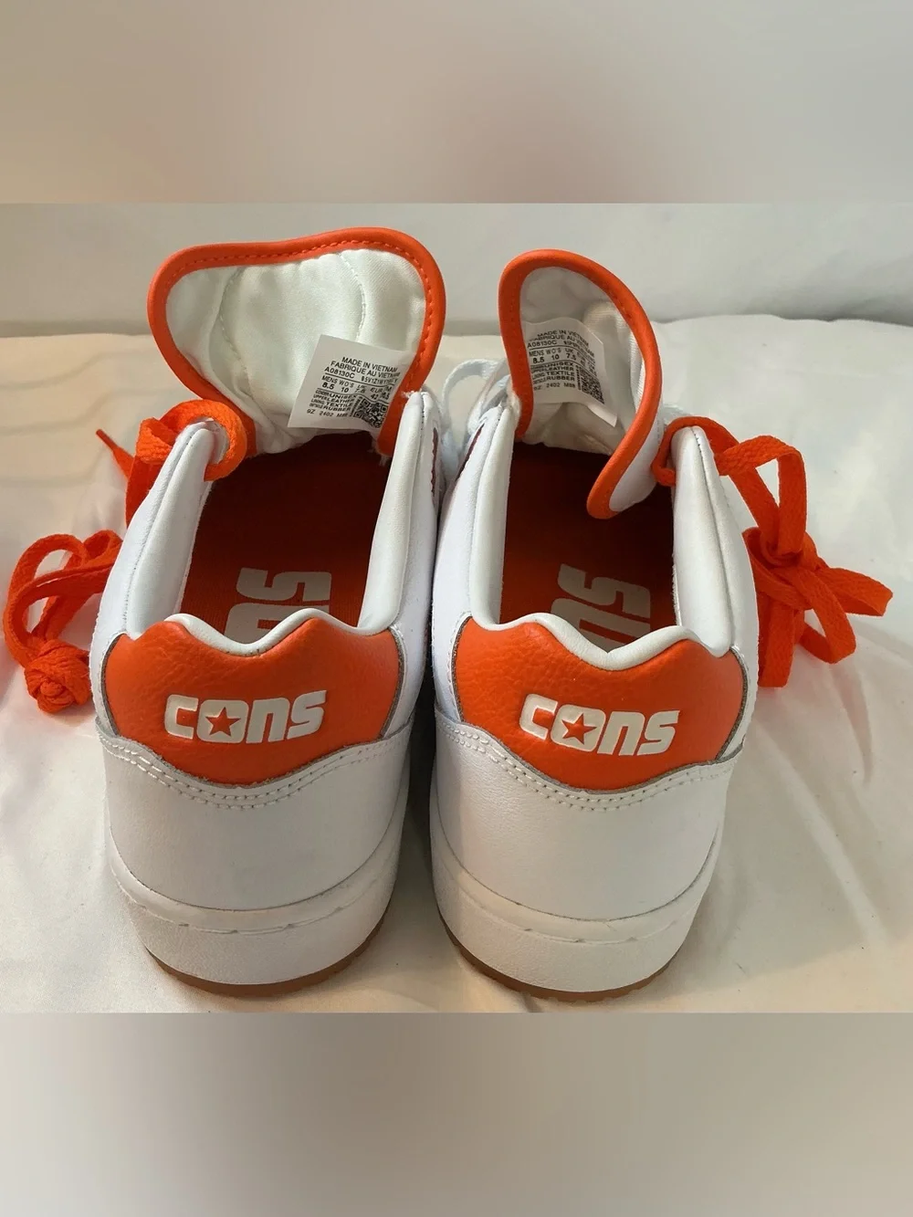 Converse CONS White Orange Leather Gum Sneakers Men 8.5 Women 10